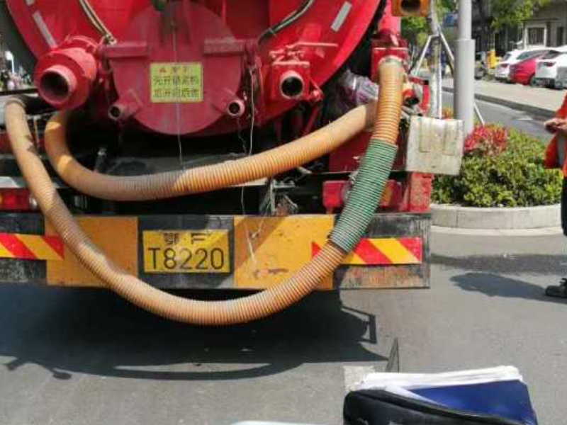 昆明疏通厕所管道 疏通下水道一个电话彻底搞定