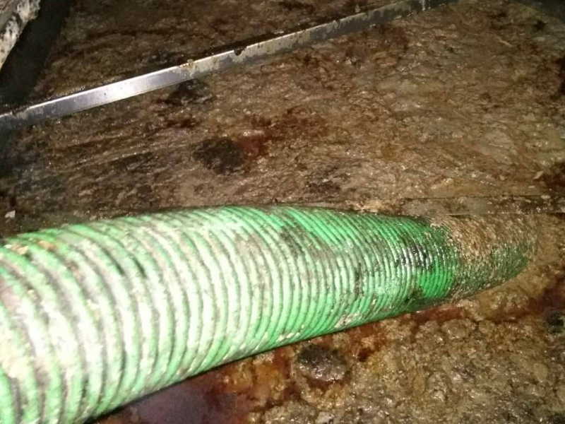 厕所堵了化粪池,溢水怎么办 昆明中通疏通帮您忙