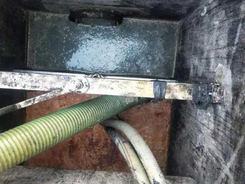昆明东三环专业疏抽粪通凝难水电维修打孔补漏改上下管